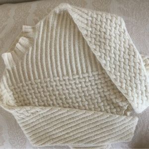 Neumann Marcus Cashmere sweater